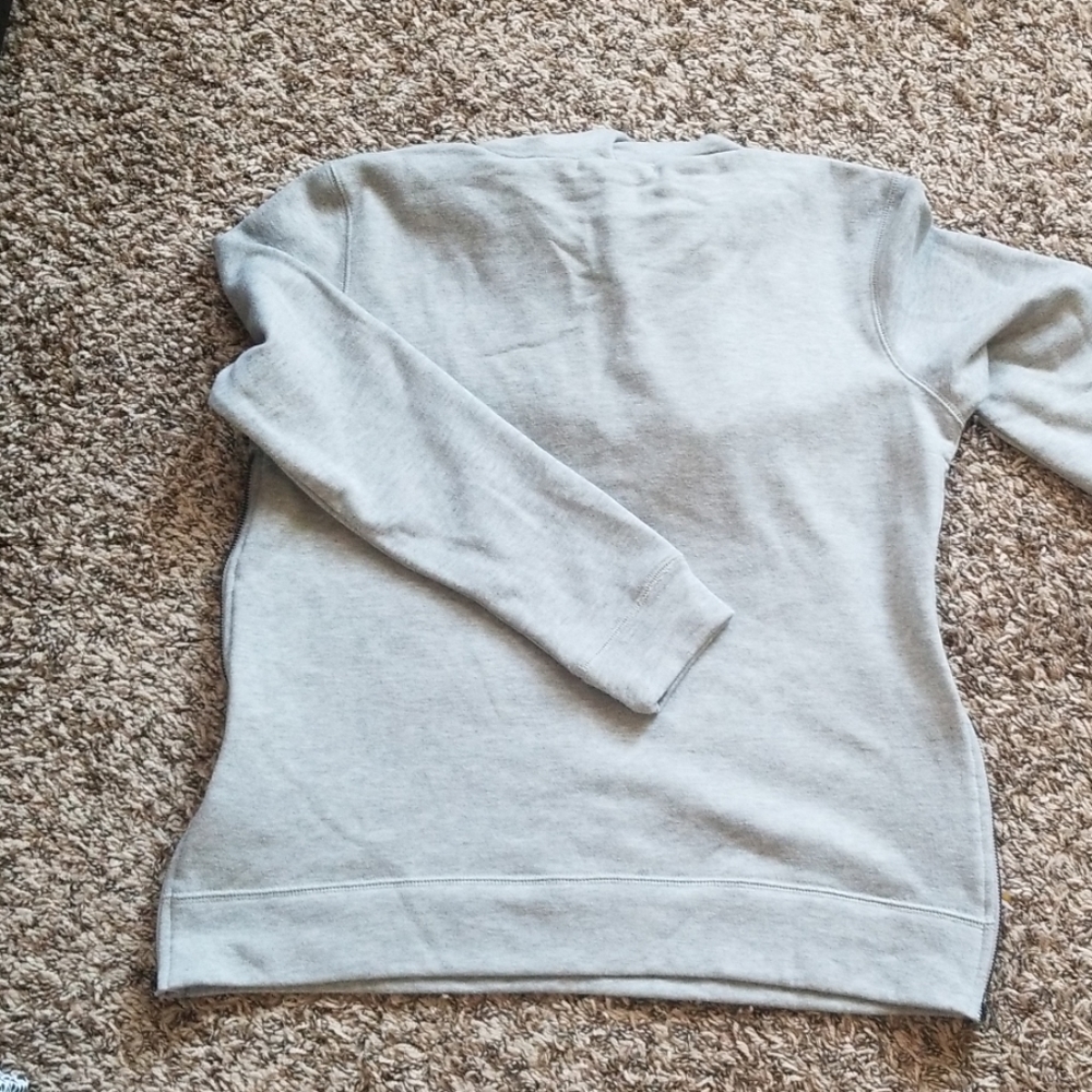 Gray sweater - Picture 3 of 4